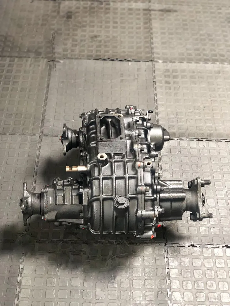Hino 500 transfer case — Gearbox Centre